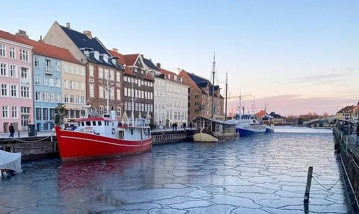 Copenhagen Self-Guided Murder Mystery Tour in Nyhavn (DANISH only!)