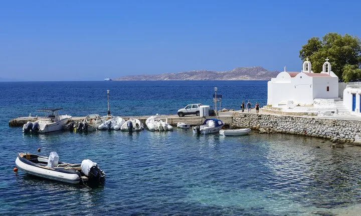 Mykonos Private Tour included town with a Range Rover