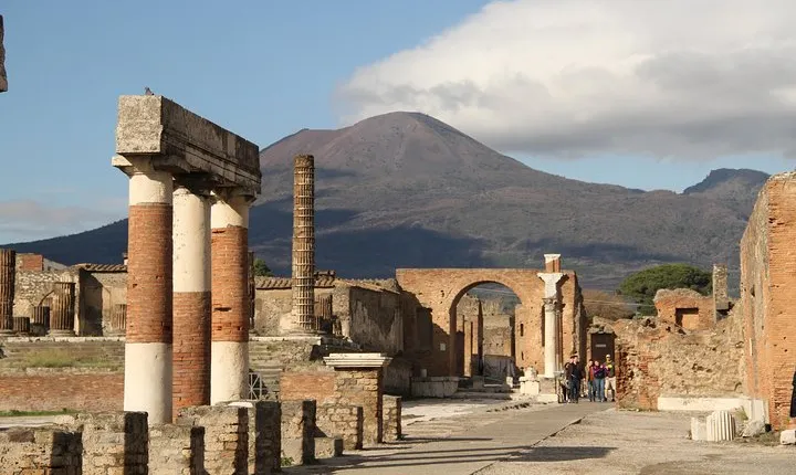 Private Tour of Pompeii: Day Trip from Rome by Car