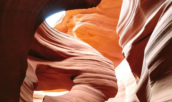 Private Upper or Lower Antelope Canyon & Horseshoe Bend Day Tour