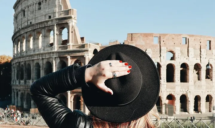 ROME: Colosseum tours with private guide & accomodation pick-up