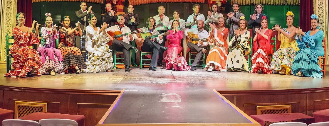 Flamenco night show and tapas tasting in Seville