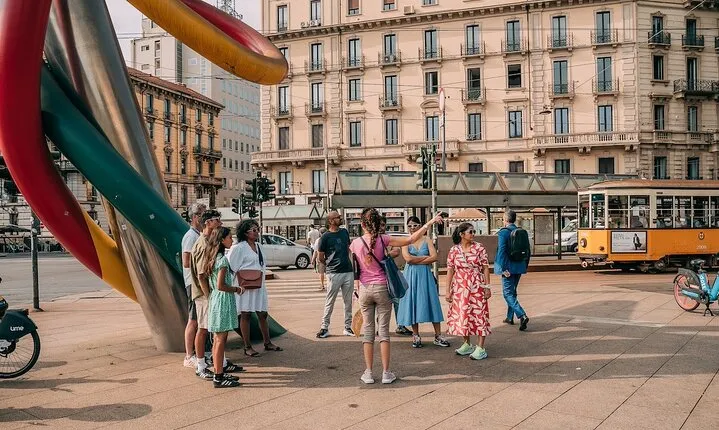 Milan Highlights semi-Private Walking Tour