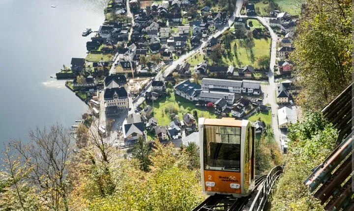 Hallstatt private Day Tour From Salzburg
