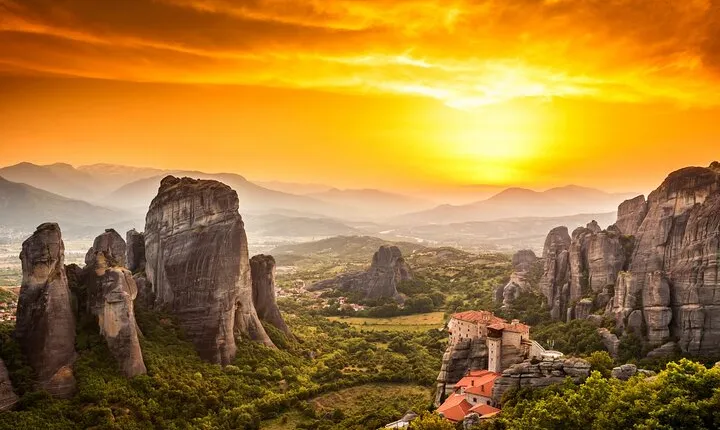 Meteora Private Full Day Tour from Athens