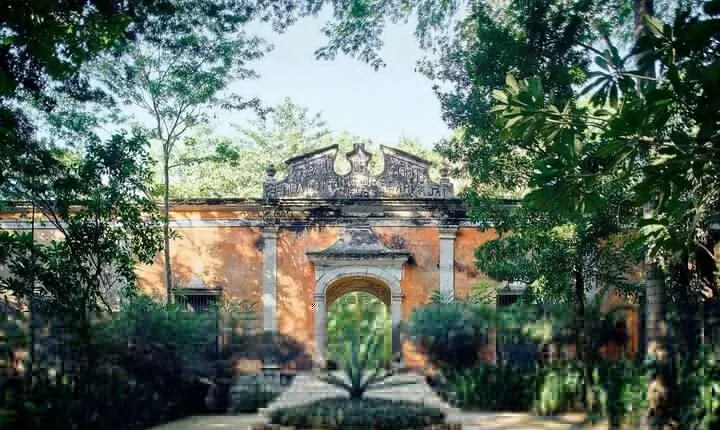 Visit to the Archaeological Zone of Edzná and the Ex Hacienda Uayamón