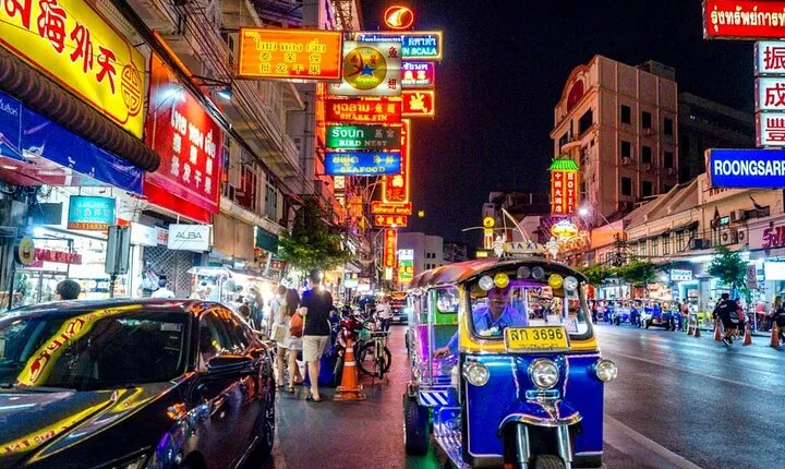 Private Tuk Tuk Night Adventure with Dinner