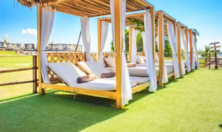 Playa Morena Beach Club Whith Lunch And Walking tour of fort San Fernando