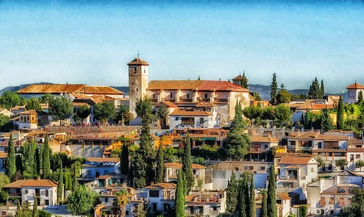 Granada Scavenger Hunt and Highlights Self-Guided Tour