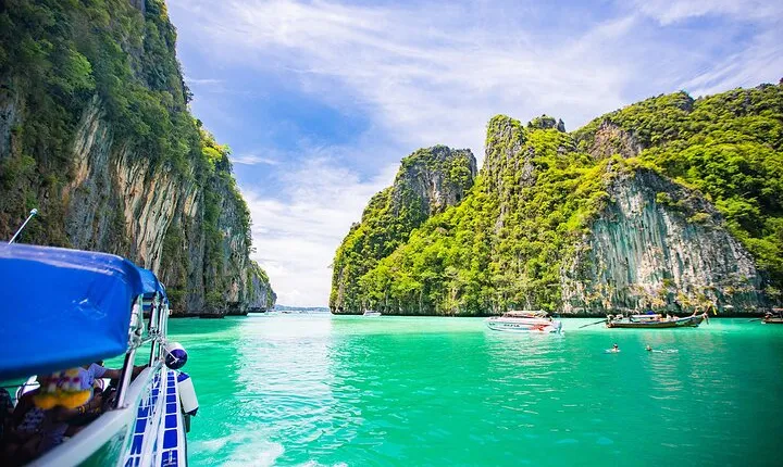 Lazy Phi Phi and Khai Islands Premium Service Trip From Phuket