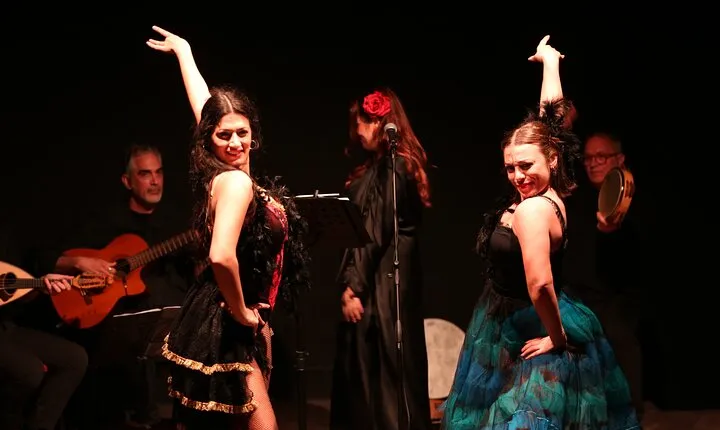 Show Songs Music and Neapolitan Dances with Tasting