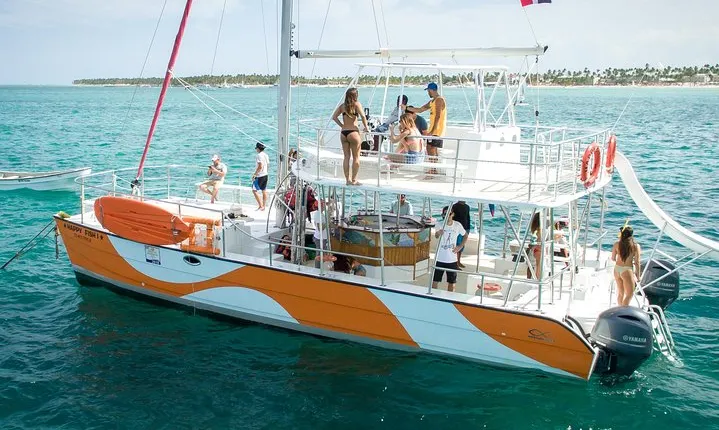 Small Group Snorkeling Cruise with Open Bar and Light Snacks