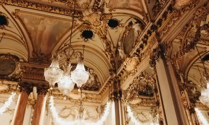 5 Hours Paris City Tour with Seine River Lunch Cruise and Galeries Lafayette