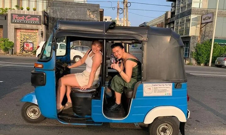 Colombo City Tuk Tuk Tour - Street Foods & Entry fees included 