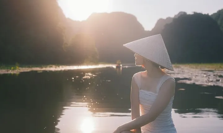 Best of Northern Vietnam: 5-Day Tour to Ninh Binh & Ha Long Bay