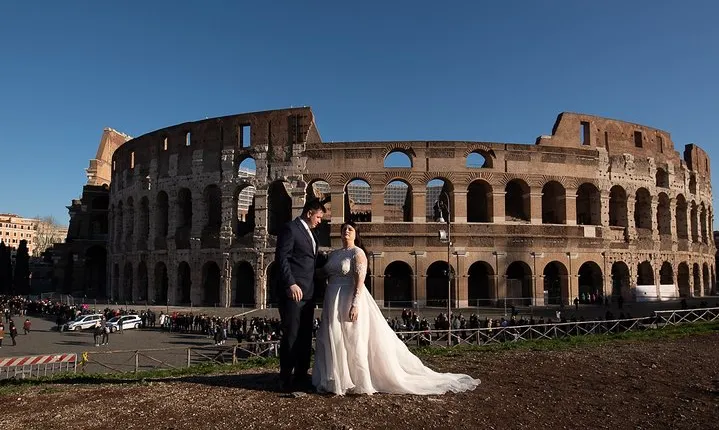 Honeymooners Rome Tour with Professional Photographer and Driver