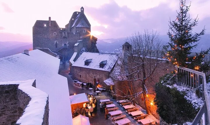Authentic Christmas Castles & Markets: Private Danube Valley Tour