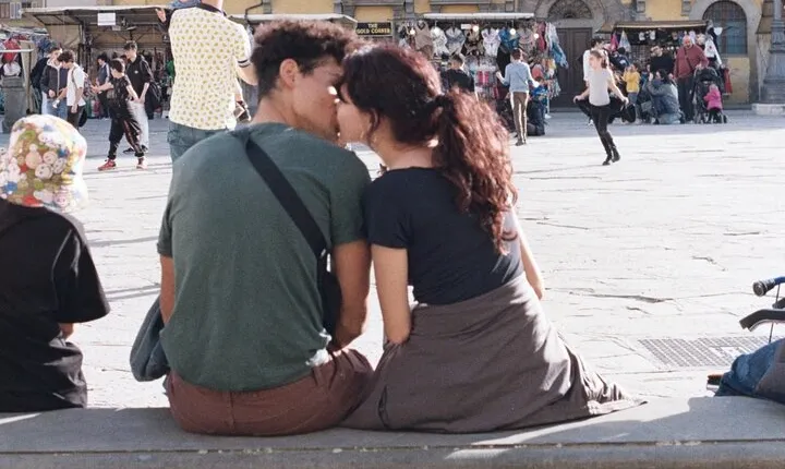 Book a romantic photoshoot in Florence