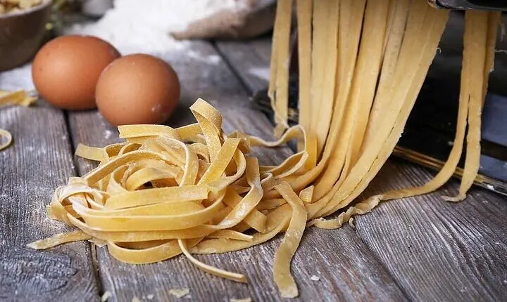 Pasta & Tiramisu Cooking Class + Italian Market Tour in Florence