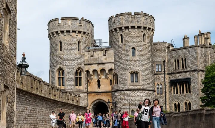 Skip-the-line Windsor Castle Day Trip from London with Guide