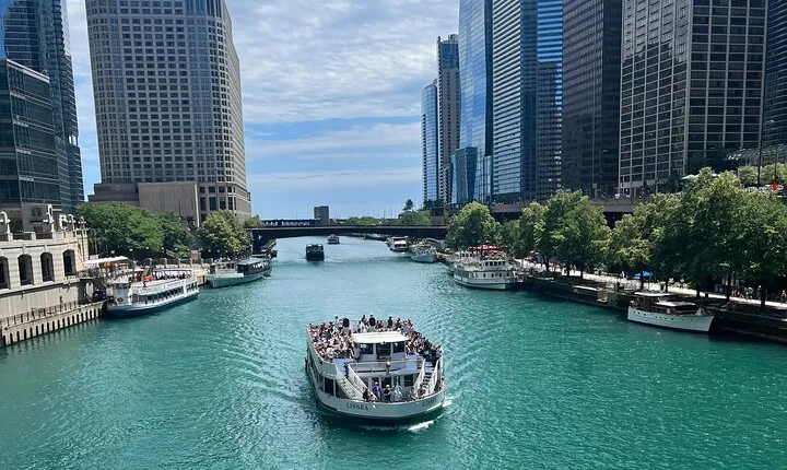 Downtown Chicago TV and Movie Sites Guided Walking Tour