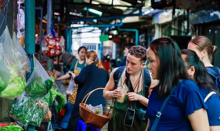 Hands-on Thai Cooking Class & Market Tour in Sukhumvit