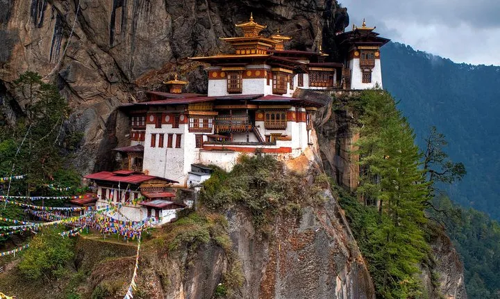 Bhutan Highlights Tour - 7 Nights 8 Days of Culture & Adventure