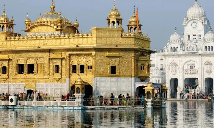 Amritsar 1 Day Tour(Wagah Border,Golden Temple, Jallianwala Bagh)