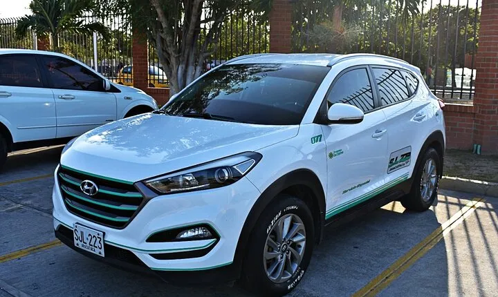 Private Airport Transfer: From Santa Marta Airport to Hotel in Santa Marta