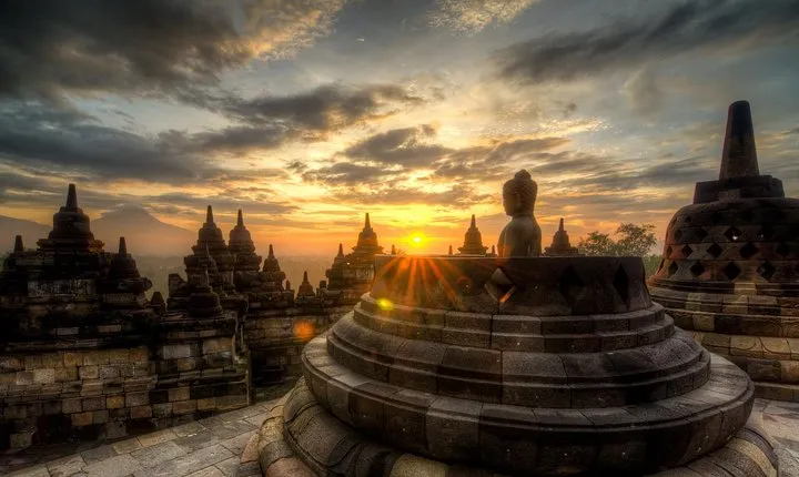 Borobudur Sunrise from setumbu Hill , Merapi Volcano & Prambanan Full Day Tour