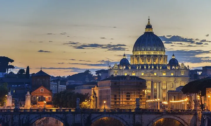 Vatican and Sistine Chapel at Night Private Tour, Top-Rated Guide
