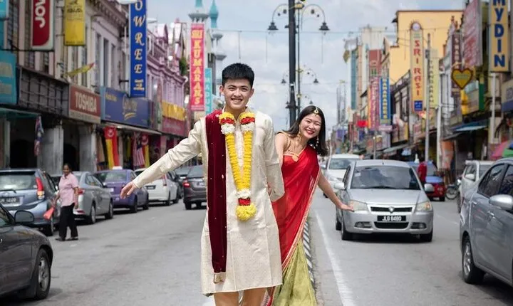 Walking Through the Heart of Little India with Local Tour Guide