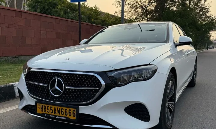 Luxury Taj Mahal Tour by Mercedes - BMW - Audi