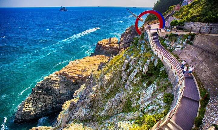 Busan Full-Day City Tour with Gamcheon Village, Sea Temple & more