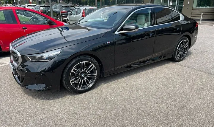 Transfer from Milan city centre to Linate Airport BMW 5 car series