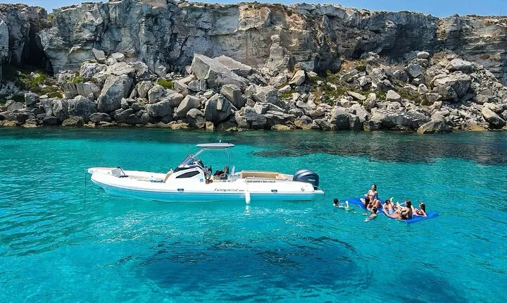 Boat tour to Egadi Favignana and Levanzo islands from Trapani
