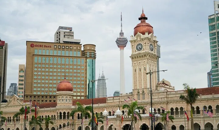 Full-Day Guided Tour to Sunway Lagoon Theme Park with Ticket