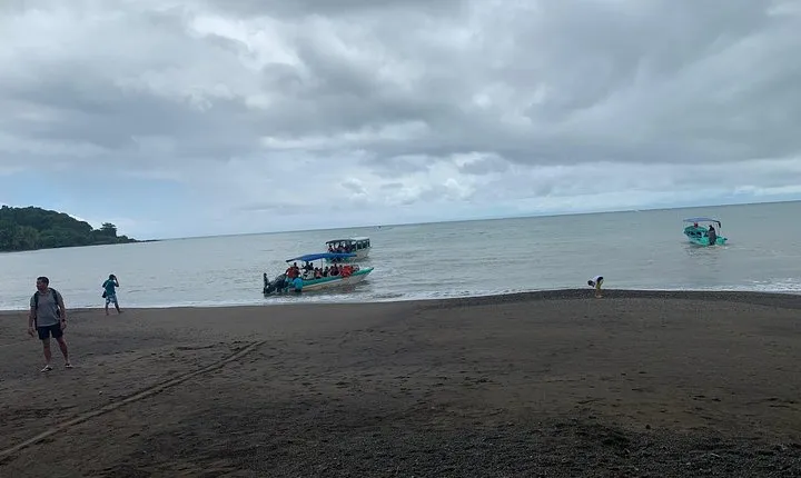 DrakeBay-Sierpe-DrakeBay- Boat Colectivo Transfer