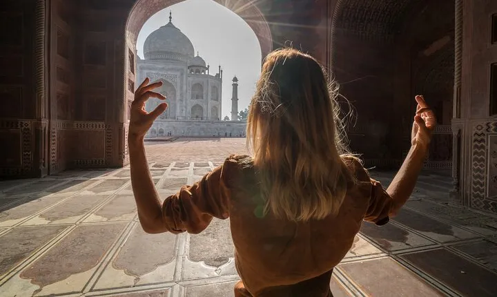 Sunrise Taj Mahal Private Tour from Delhi by Car