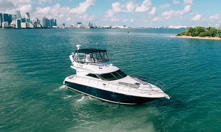 47ft + FREE HOUR | Miami Yacht Rental | 3 to 6 Hours | 13 People