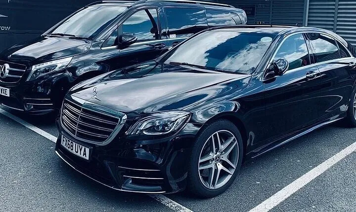 Luxury Taxi Services from London Heathrow To Gatwick Airport