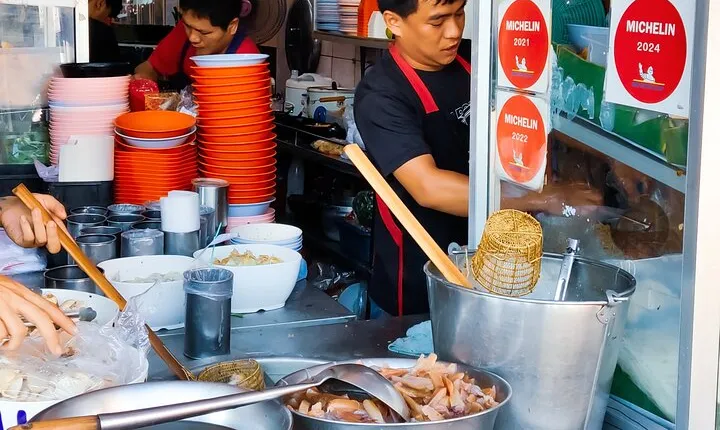 Chiang Mai MICHELIN Street Food Tour Small Group 2 Hrs