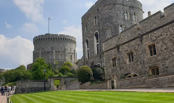 Private Driver Guided Tours Windsor Castle and Stonehenge