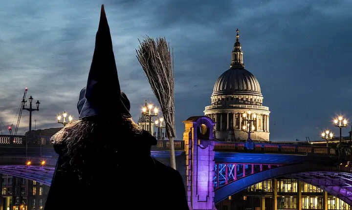 London Witches and History Walking Tour
