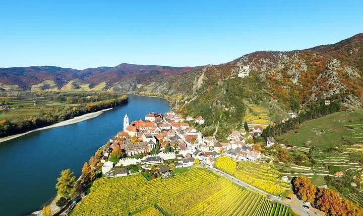 Private Tour Vienna to Salzburg via Wachau & Lake District