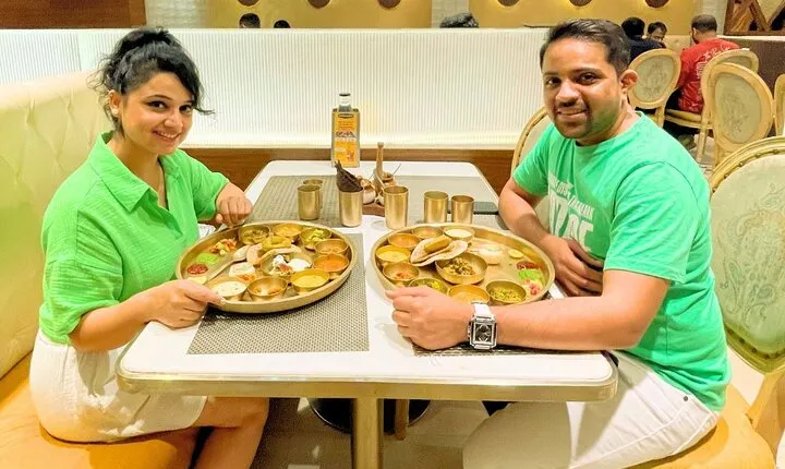 Mumbai Royal Dining Experience - Unlimited Indian Feast