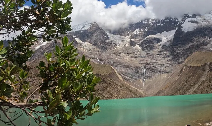 Hiking to Humantay Lagoon