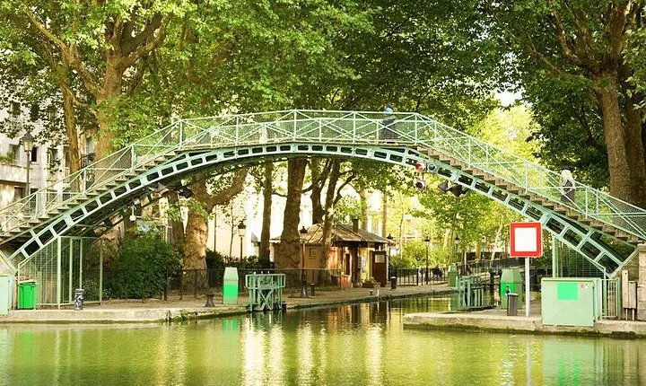 Paris Off The Beaten Track Private Walking Tour