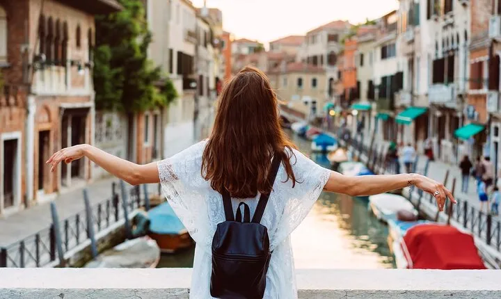 VENICE in 1 Day WOW Tour: city walk, Murano, Burano with lunch!