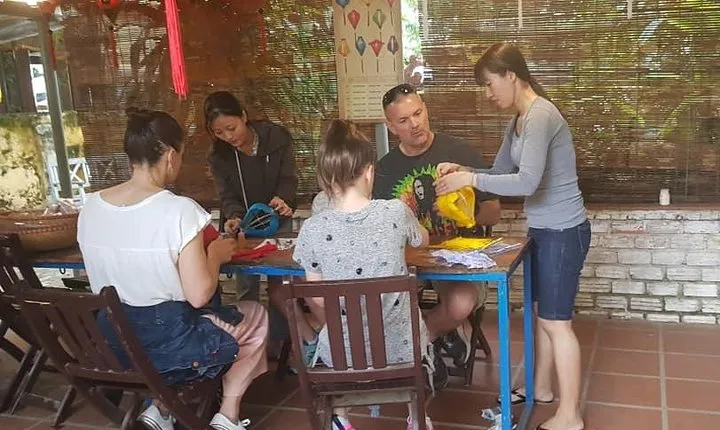 Guided Tour to do Lantern Making Class,Hoi An WalkingTour,Night Market,Boat Ride